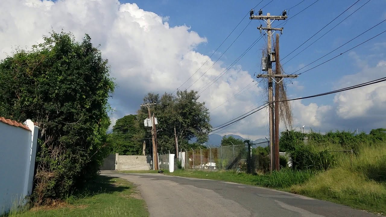 Upper Montrose Avenue | Hopefield Avenue