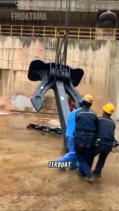 Lowering the BIG ANCHOR on the Ship ⚓