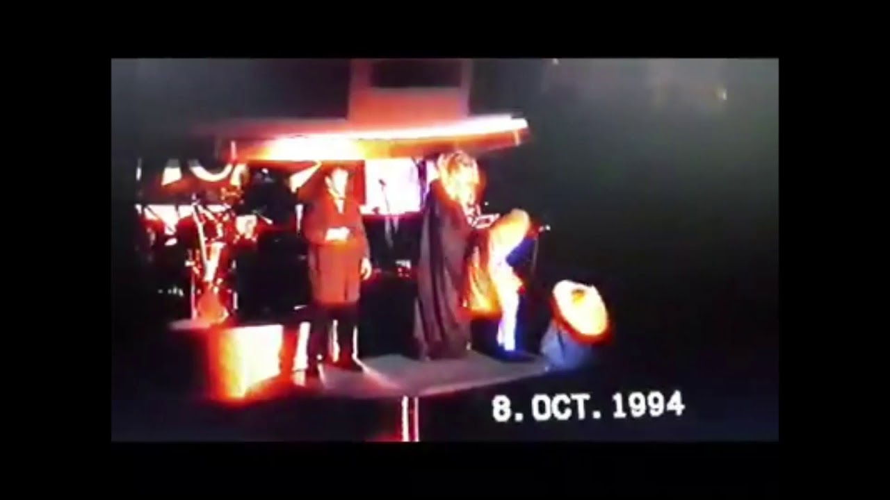 THE ECHOES  LIVE AT TWINTOWNS CLUB QLD 1994