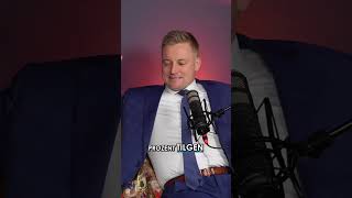 Kein Geld auf dem Konto und trotzdem Steuern zahlen. 🫣💰
Kein Geld auf dem Konto und trotzdem Steuern zahlen. 🫣💰
Das ist der Moment, der richtig weh tut, weiß Martin Richter, Steuerberater, immocation Coach und Immobilieninvestor.
Warum passiert das?
Weil viele einen Denkfehler machen: Sie verwechseln steuerlichen Überschuss mit Cashflow.
Beim steuerlichen Ergebnis zählt die Abschreibung.
Beim Cashflow zählt die Tilgung.
Und jetzt stell dir vor, du tilgst 3 % und dein Cashflow plötzlich null.
Aber das Finanzamt sieht trotzdem einen Gewinn.
Heißt, du hast kein Geld in der Tasche, aber den Steuerbescheid im Briefkasten. 📩
Also ist das Ziel, das zu ändern.
👉 Die ganze Folge gibt’s im immocation Podcast. Überall, wo es Podcasts gibt.🎙️
oder auf: immocation.de/podcast
Zum kostenfreien Steuerwebinar mit Martin Richter anmelden: https://immocation.de/steuerwebinar 👈
Das ganze Video findest du auf unserem Kanal: Der ultimative Immobilien-Steuerguide (1/2): Ein Haus, alle Tricks – komplett durchgespielt!👈 Kein Geld auf dem Konto und trotzdem Steuern zahlen. 🫣💰