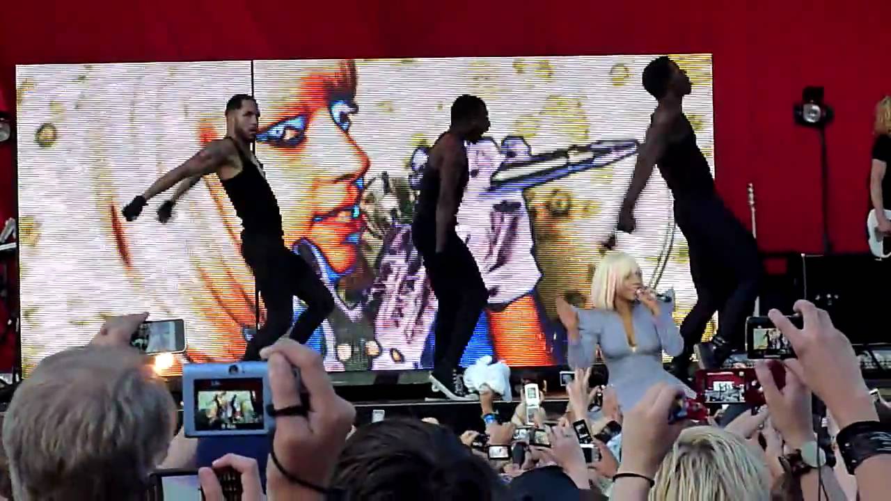 LIVE Lady GaGa at Gröna Lund - Just Dance (HD)