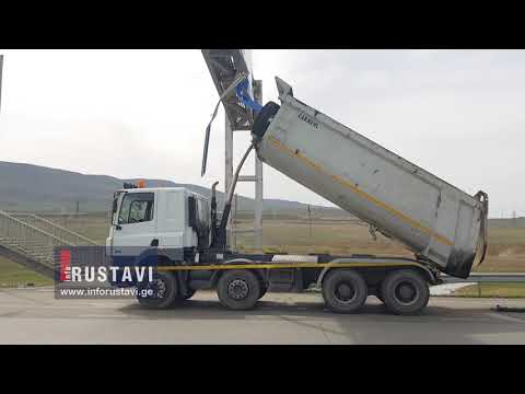 რუსთავის შემოსასვლელში, ავტობანზე სატვირთო გაიჭედა