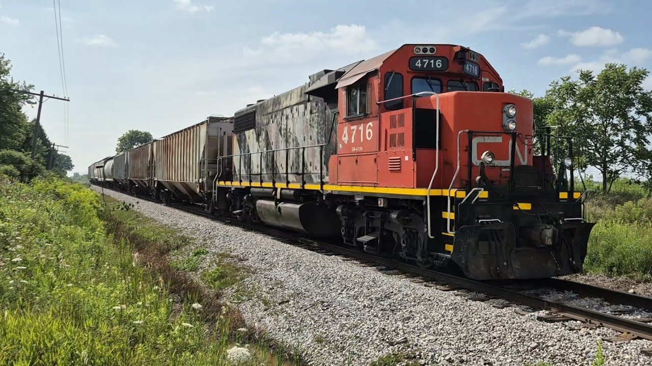 ZEBRA! CN 4716 at Shakespeare (JUL 25/25) - YouTube