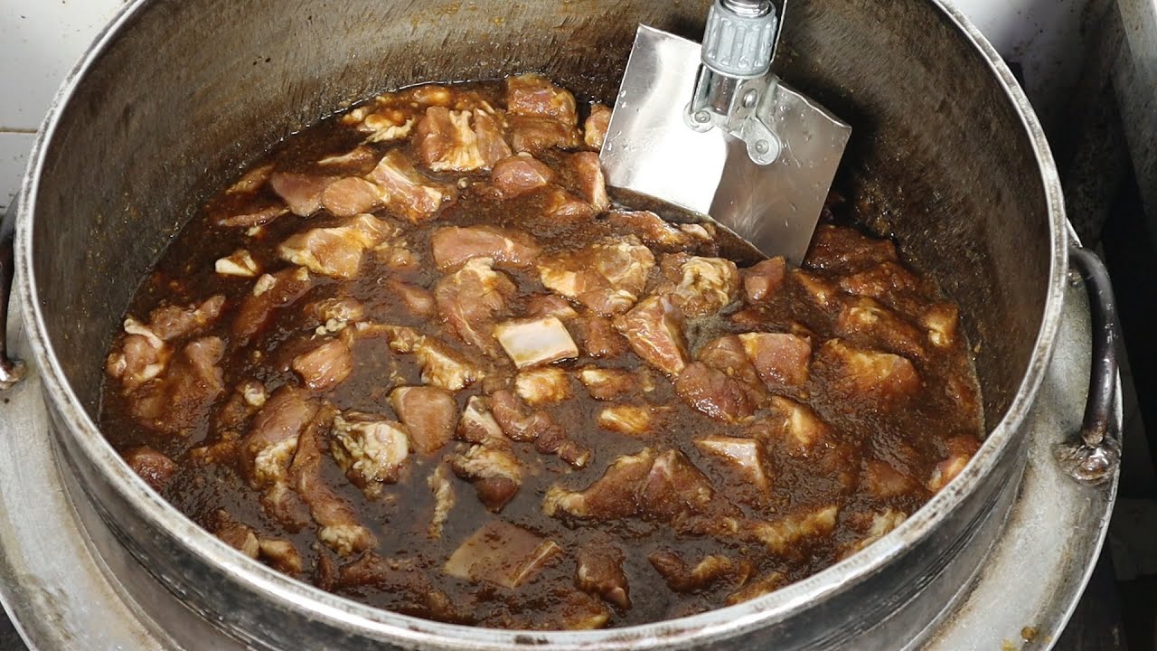 군대 돼갈찜(돼지갈비찜) 100인분 배식합니다. military army Braised pork ribs YouTube