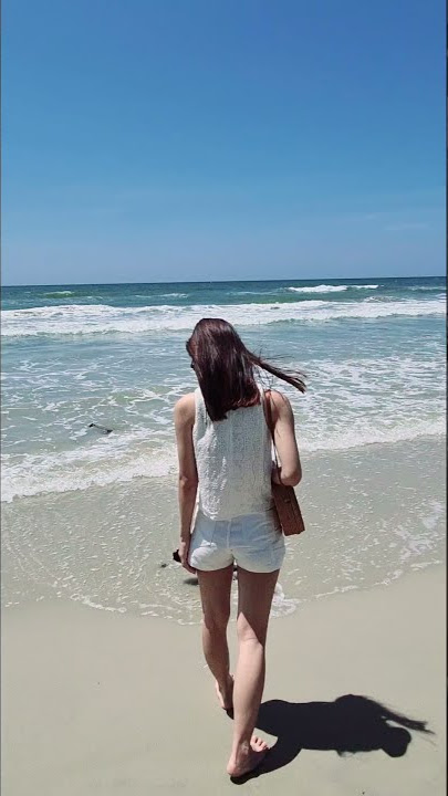 Stroll on the beach 🌊🏖 | Ocean View & Waves Sounds #shorts