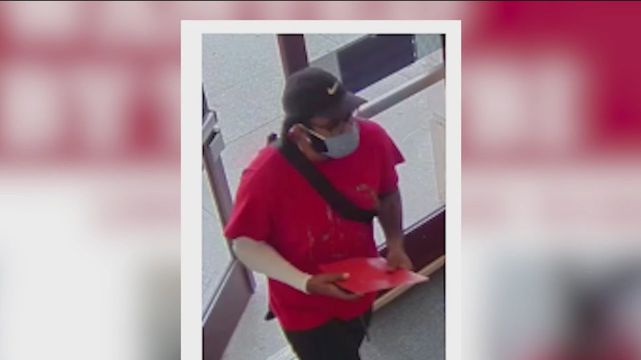 FBI looking for masked man who robbed bank in Humboldt Park, Bucktown ...