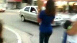 Bruna Segurando O Pau