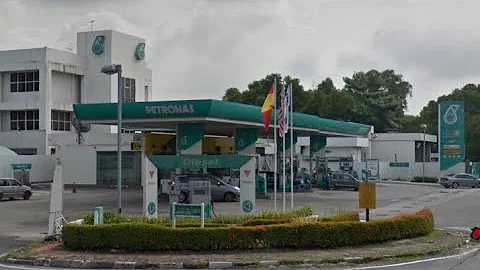 Daryl Hall & John Oates - Rich Girl Lyrics (Official Music Video) With Petronas Seksyen 26 Shah Alam