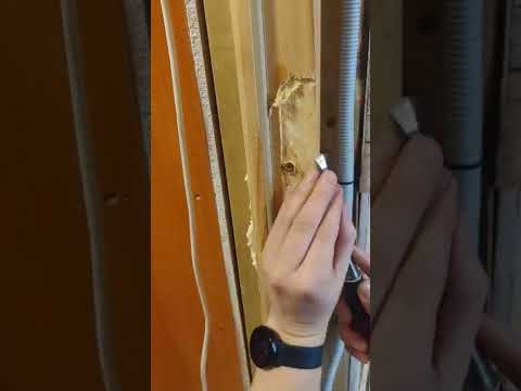 Video: Kas ir durvju atsperes plāksne?