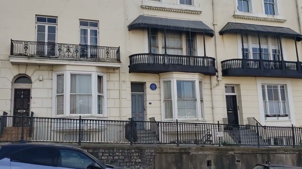 Hastings, Wellington Square