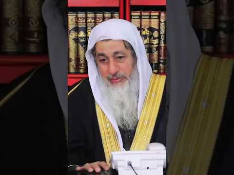 امرأة تبكي وتطلب الدعاء بالذرية الصالحة