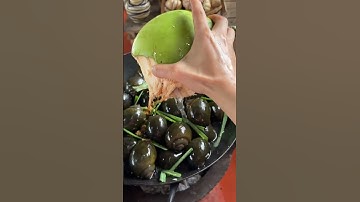 Ốc bu đen luộc nước dừa rau răm kiểu này nó ngọt dữ luôn á #mukbang #eating #food #viral #shorts