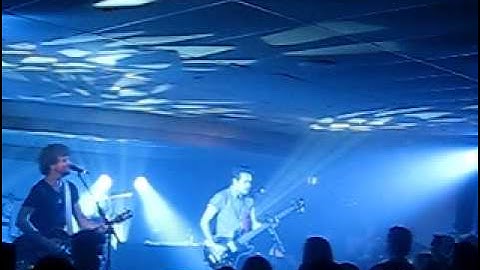 Eskimo Joe - NEW SONG - "Ghosts of the past" live from the Andergrove Tavern, Mackay, QLD