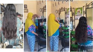 DIBALIK JILBAB BESAR TERSIMPAN RAMBUT YANG PANJANG DAN AKAN DIPOTONG PENDEK