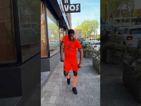 De Hopi Snelle Show - Denzel Dumfries