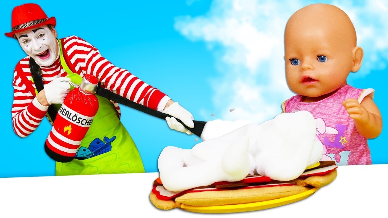 Barbie Play Doh pizza, renkli mantı ve pasta yapıyor! Baby Born bebek