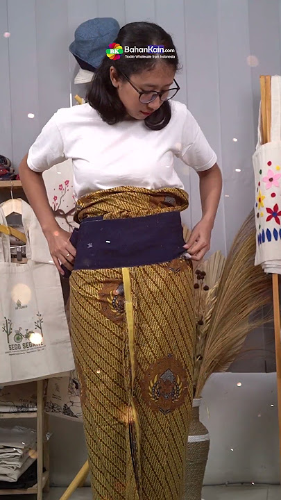 Tutorial Memakai Batik Jarik Wiru Jadi Rok #shorts