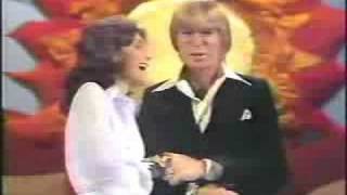 Video voorbeeld van "Karen Carpenter and John Denver Medley"