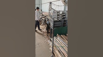 The process of splitting bamboo - good machinery helps to work