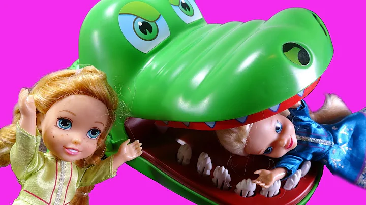 Elsa and Anna toddlers board games competition wit...