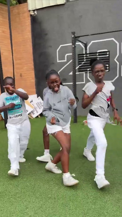 Cash kontant huh 🌊😍 @afronitaa 👄 #amapiano #amapianodance #dance #birimarung #amapianovibessa