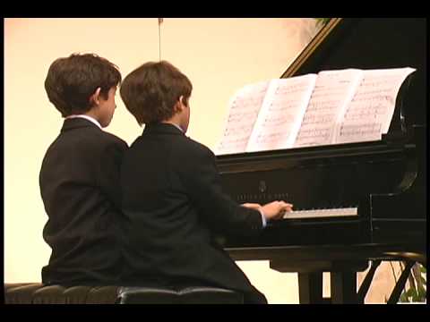 Ben & Jordan Gottesman Piano Duet - America