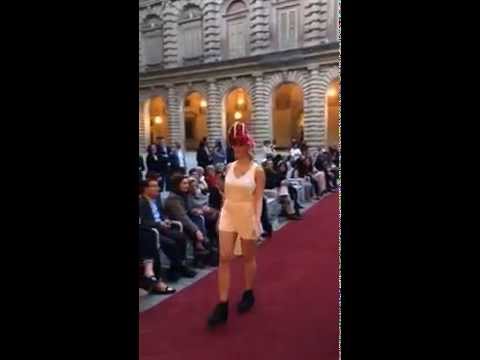 Video: Gucci Cruise 2018: módní přehlídka ve Florencii