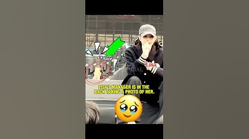 DID YOU NOTICE HER BEHIND LISA? 🤳 #lalisa #lisa #lisamanoban