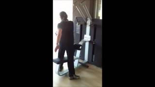 Luisa Valvano is performing kinesis station high pull