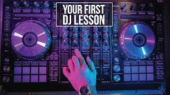 First 10 minutes on DJ Decks | Beginner DJ lessons .com - Durasi: 11.38. 
