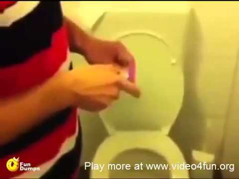 firecracker-prank,-in-toilet-box