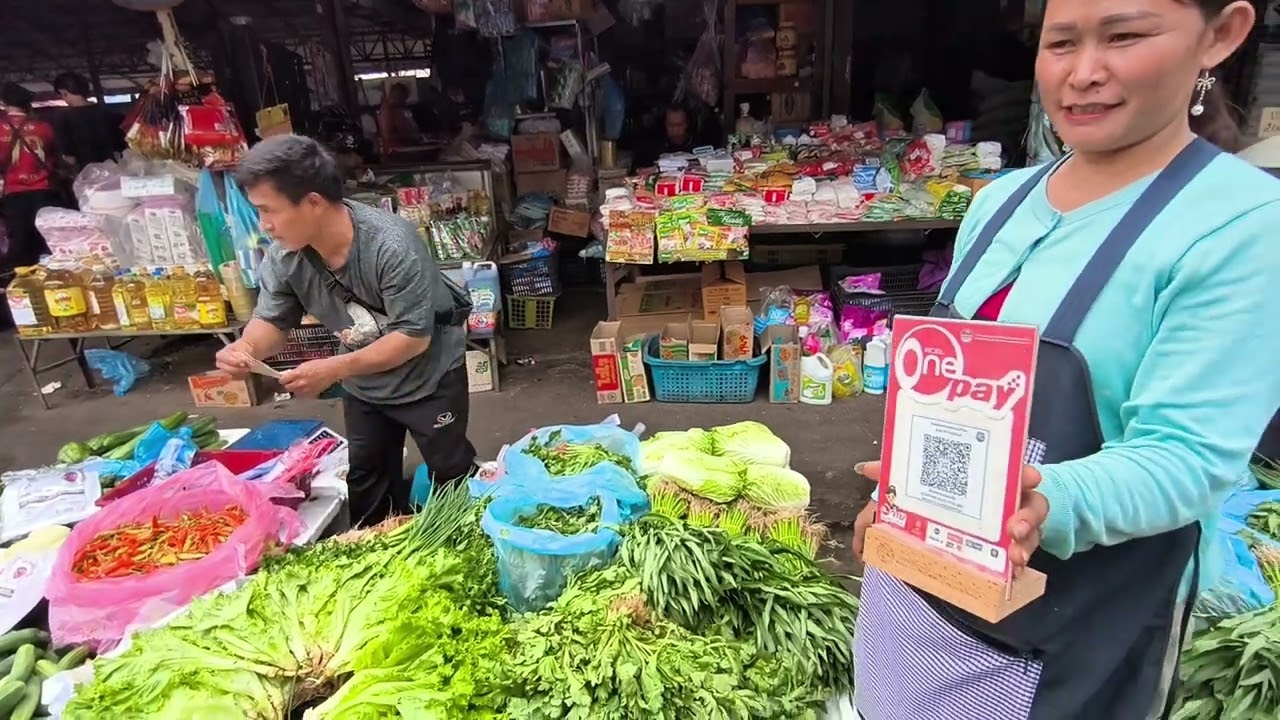 LAOS || Weekend Morning at the Public Market / 4K