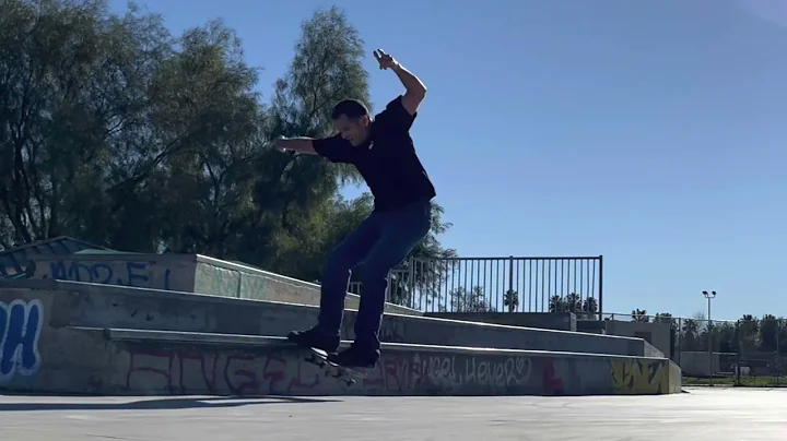 West Valley Los Angeles Skateparks - Jeff Robertso...