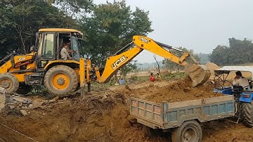 JCB Machine Cutting Mud and Loading in Tractor - JCB Backhoe Loader Working