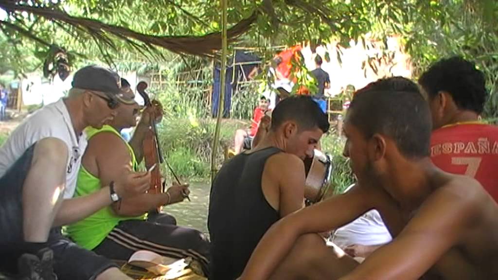 الفنان بلحوس على ضفاف واد بوزملان أروع أغنية أمازيغية