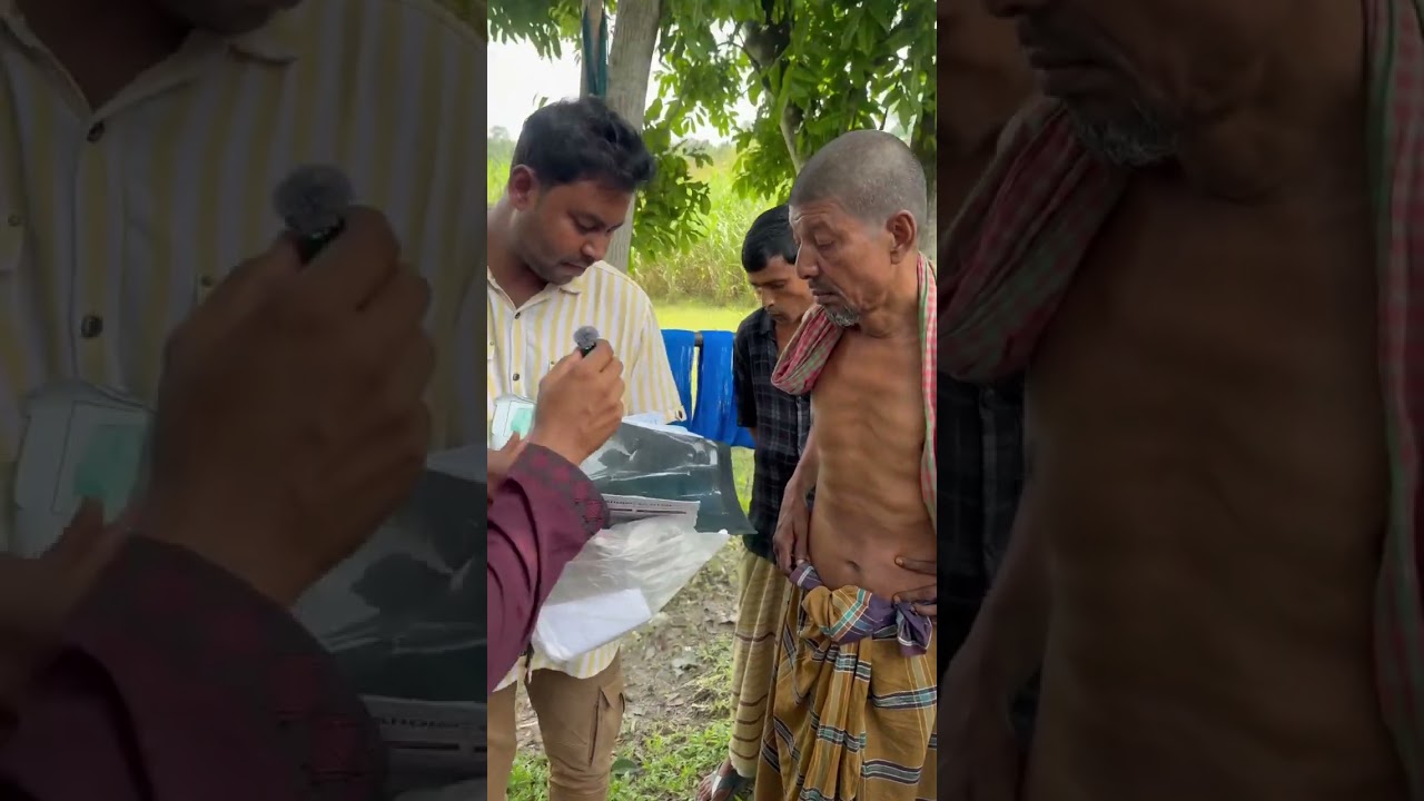 কচুপাতা বিক্রি করে চলে সংসার। না খেয়েও দিন যায় মাঝে মধ্যে // 