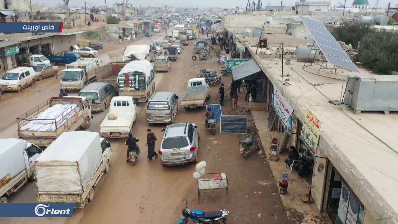 حركة نزوح واسعة من ريف إدلب الجنوبي ومناطق جبل الزاوية باتجاه الحدود التركية