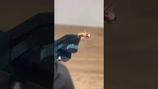 Уловистая мушка. Интересно какое насекомое имитирует этот цвет? #fishing
