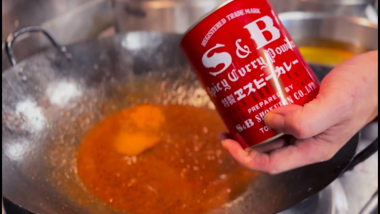 チキンカレー炒飯　Cluckin’ Curry Fried Rice