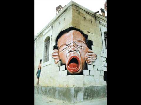 عالم رايحة وعالم جاية