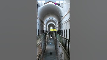 Exploring the Haunted Lawang Sewu! #paranormalactivies #scary