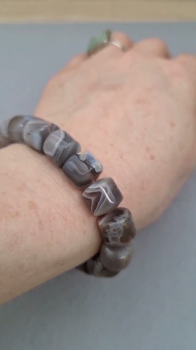 Браслет из агата Ботсвана. #малахитоваяшкатулка #натуральныекамни - YouTube