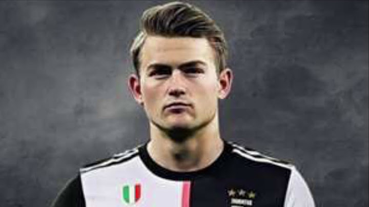 Matthijs de Ligt signs for Juventus