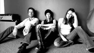 Vignette de la vidéo "The Waifs - Day Dreamer"