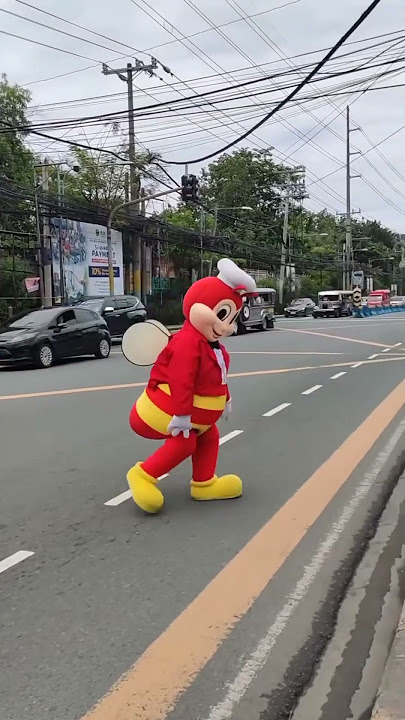 Diskarte Ba😂😂😂#jollibeebidaangsaya #jollibee #jollibeemascot
