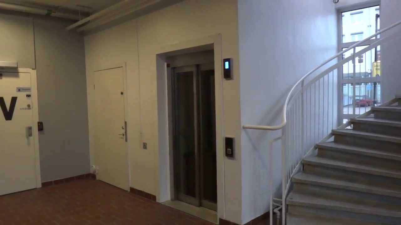 another Hiss-Craft MRL Traction elevator @ Skepparegatan 5, Sundsvall, Sweden.