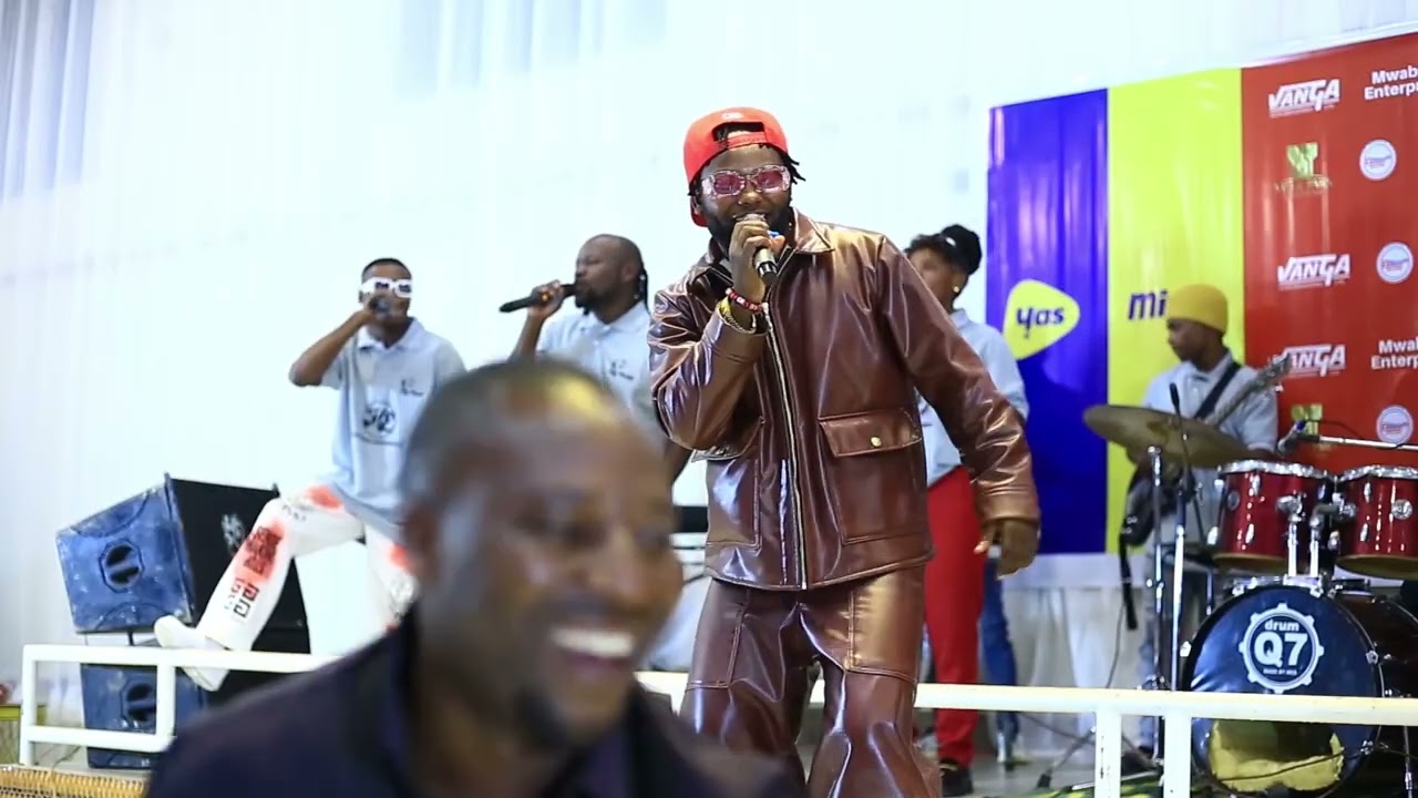 Watch B2k Aimba live dimaya on YouTube Watch B2k Aimba live dimaya on YouTube