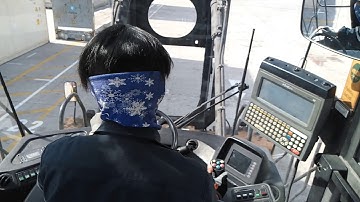 Empty container handler