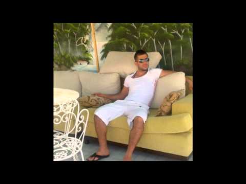 Ebru Gündeş - Yakışıklı mp3 indir