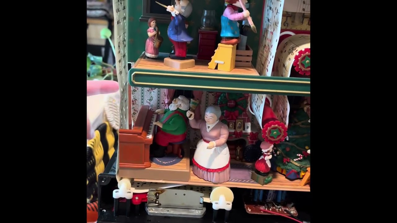 Opening Mr. Christmas Santa's Musical Workshop - YouTube